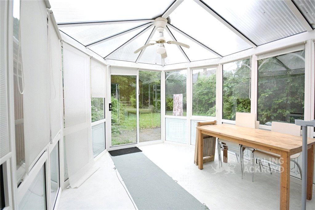 Property photo 2 of 7 Conservatory