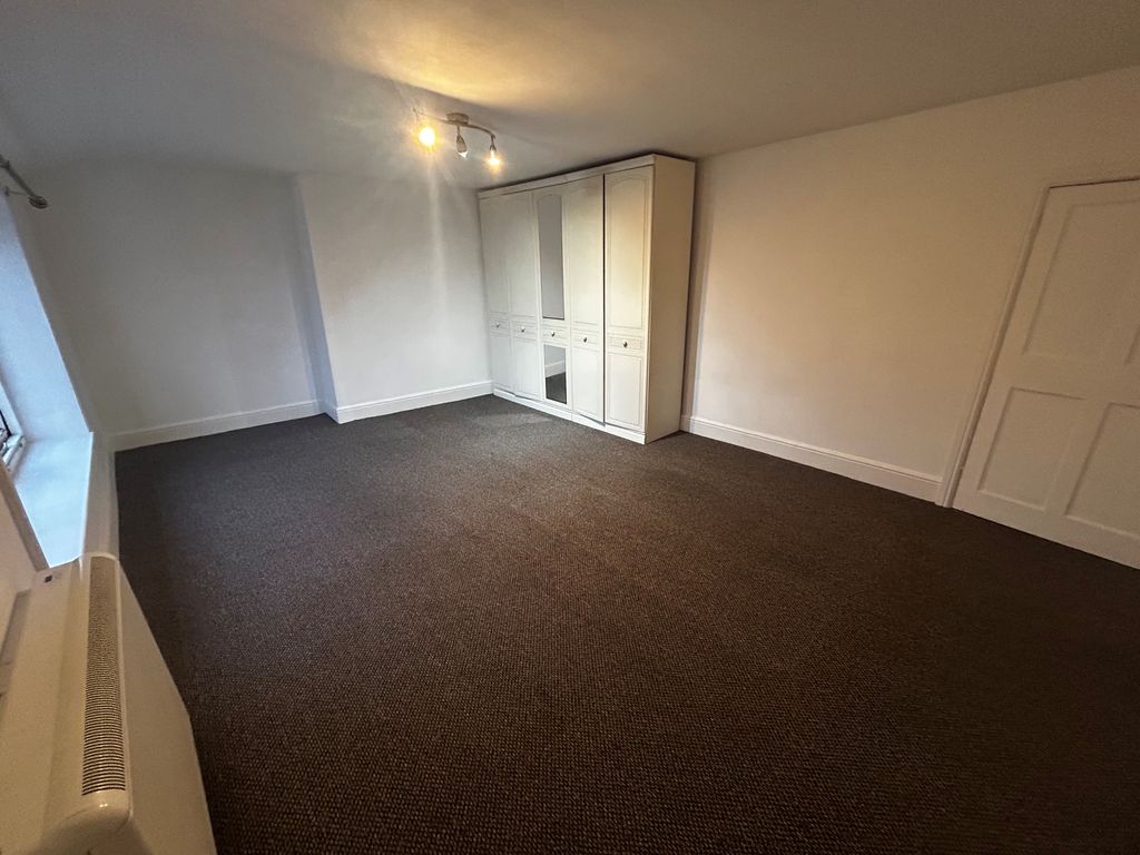 Property photo 3 of 5 Bedroom 1