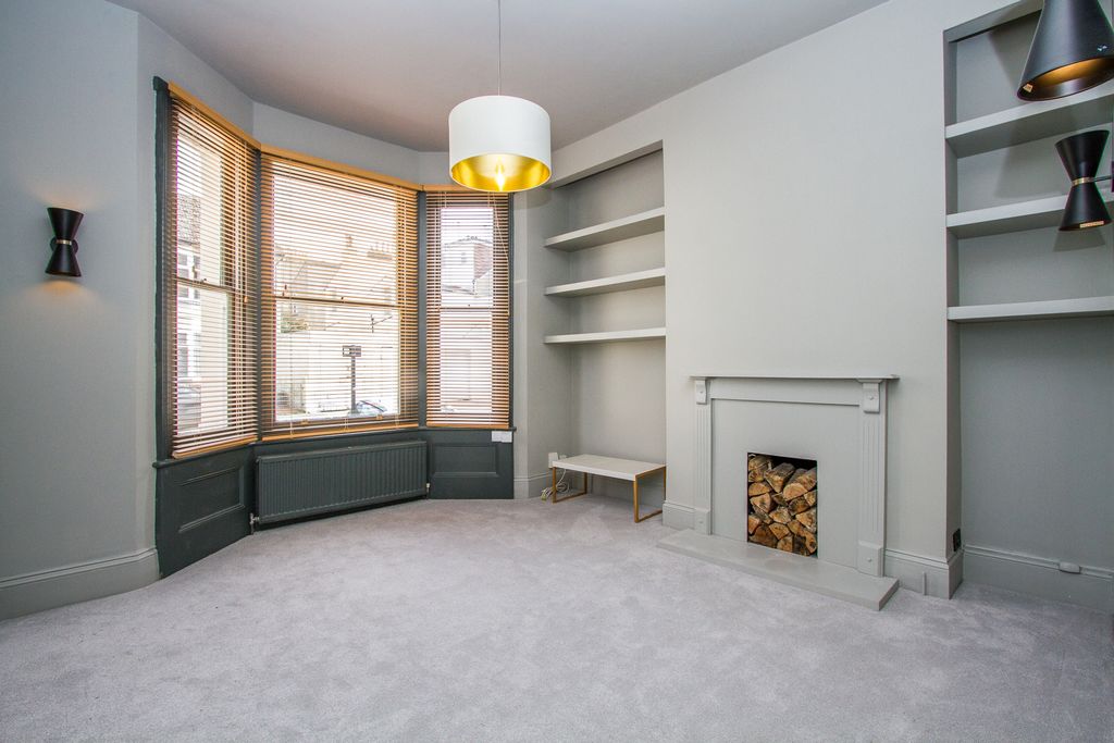 Property photo 2 of 11 Photo 02