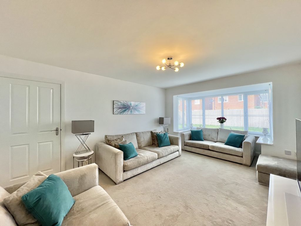 Property photo 2 of 28