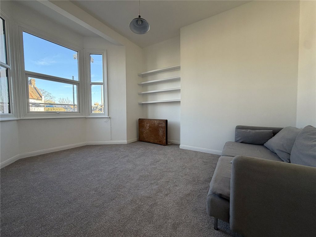 Property photo 2 of 8 Picture No. 13