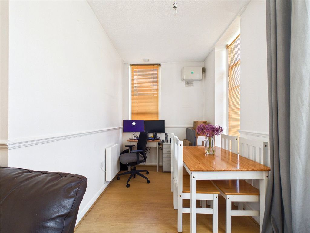 Property photo 3 of 12 Picture No. 03