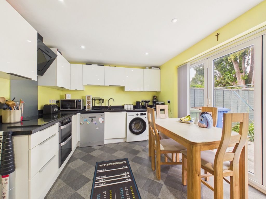 Property photo 3 of 11 5230637