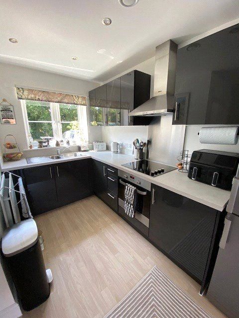 Property photo 2 of 12 Picture No. 02