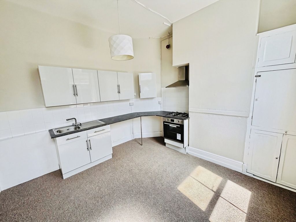 Property photo 1 of 5 Lounge/Kitchen