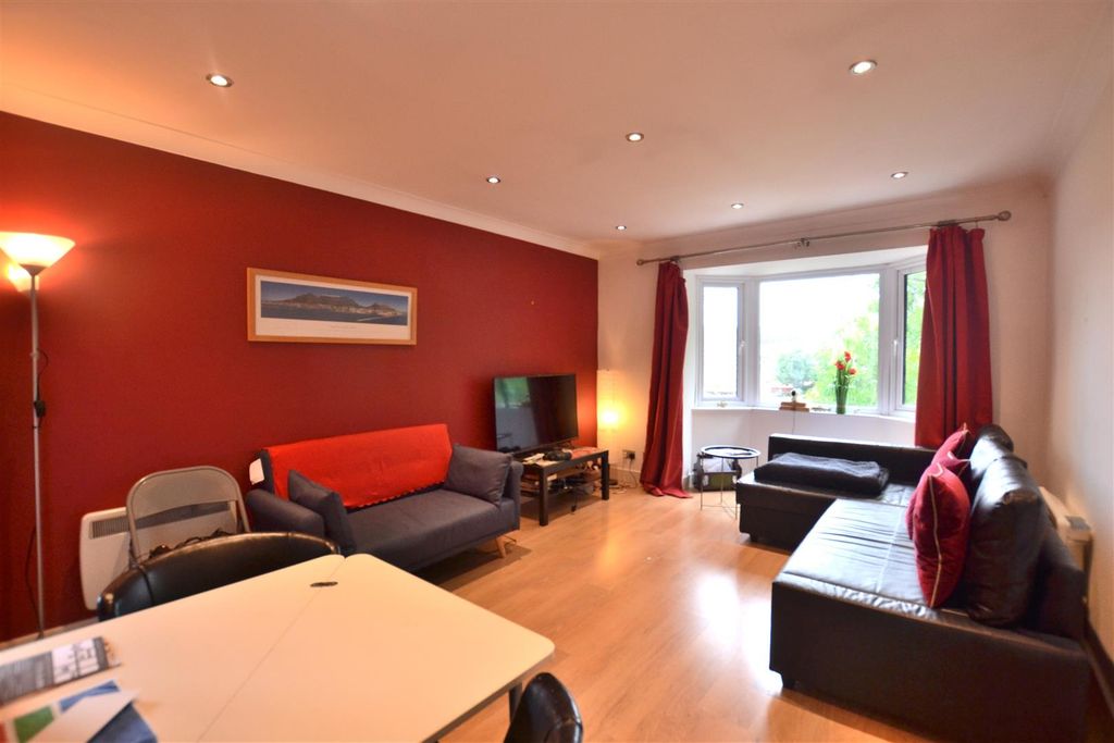 Property photo 2 of 10 Living Room.Jpg