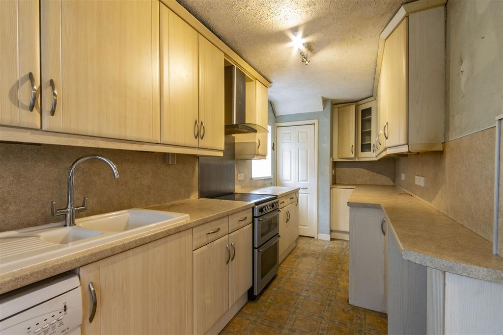 Property photo 2 of 15 Kitchen