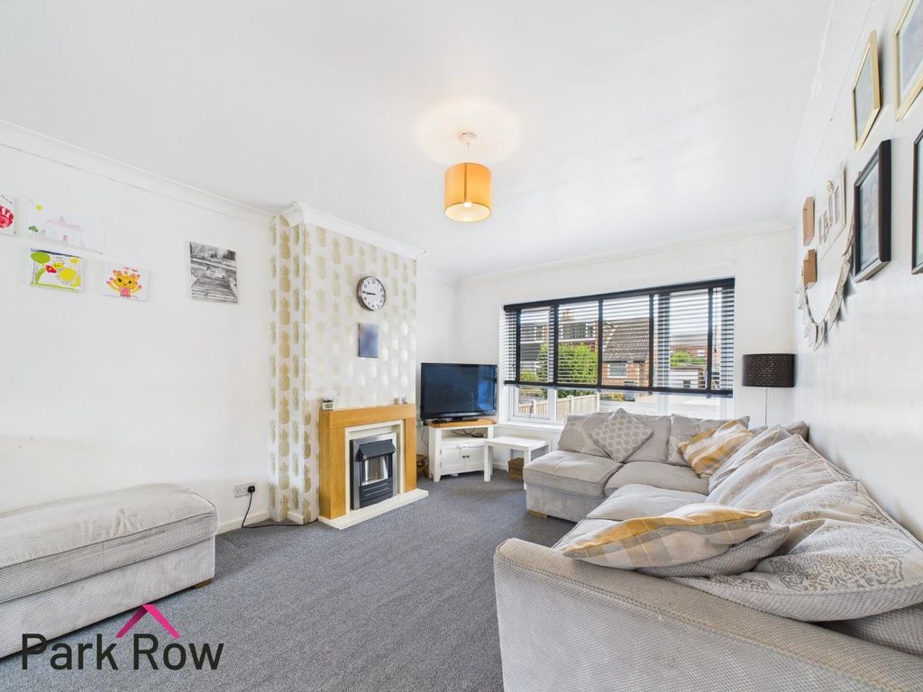 Property photo 3 of 20 Lounge/Dining Room