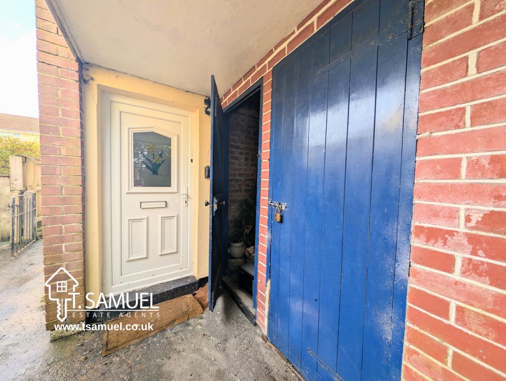 Property photo 2 of 16 Front