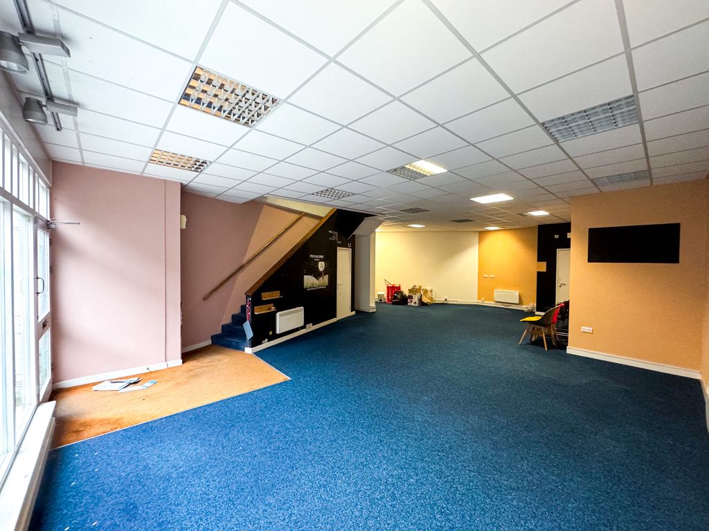 Property photo 3 of 8 Photo 21