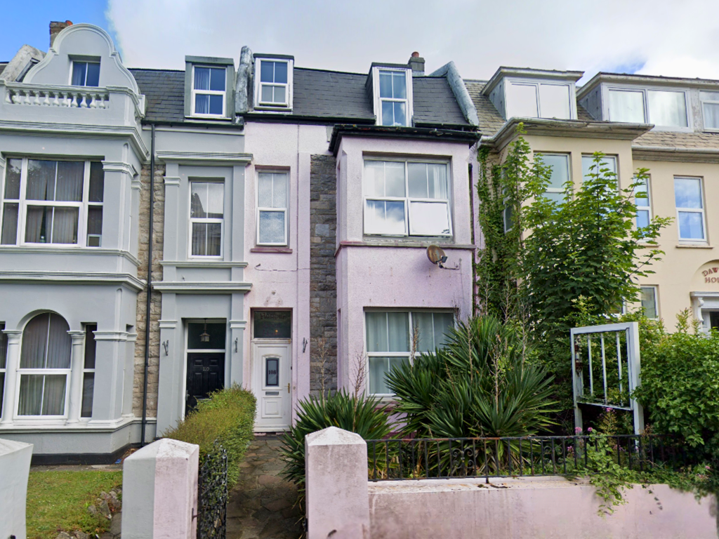 Property photo 1 of 8