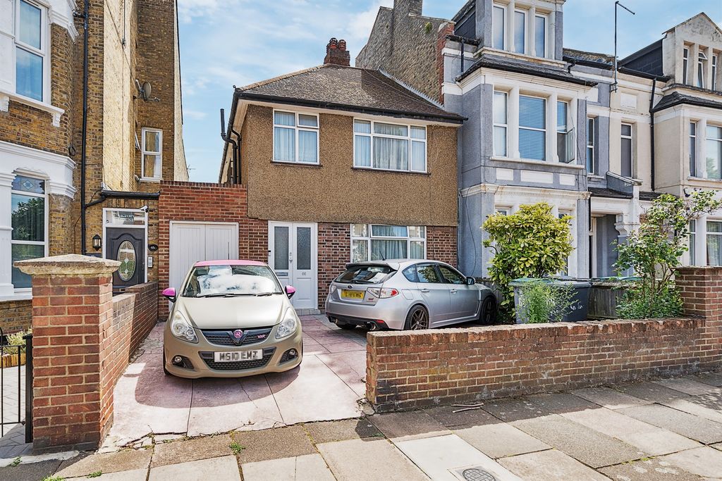 Property photo 1 of 12