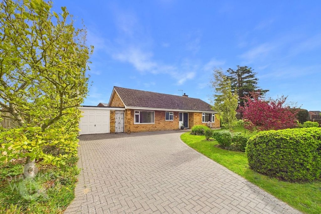 Property photo 1 of 34