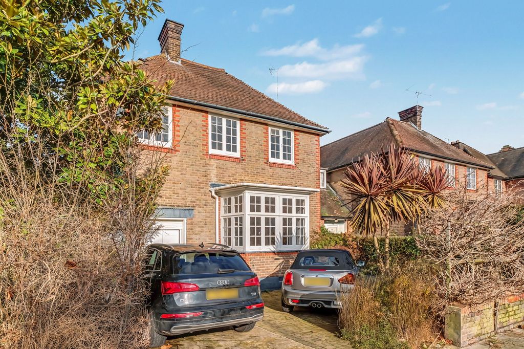 Property photo 2 of 20