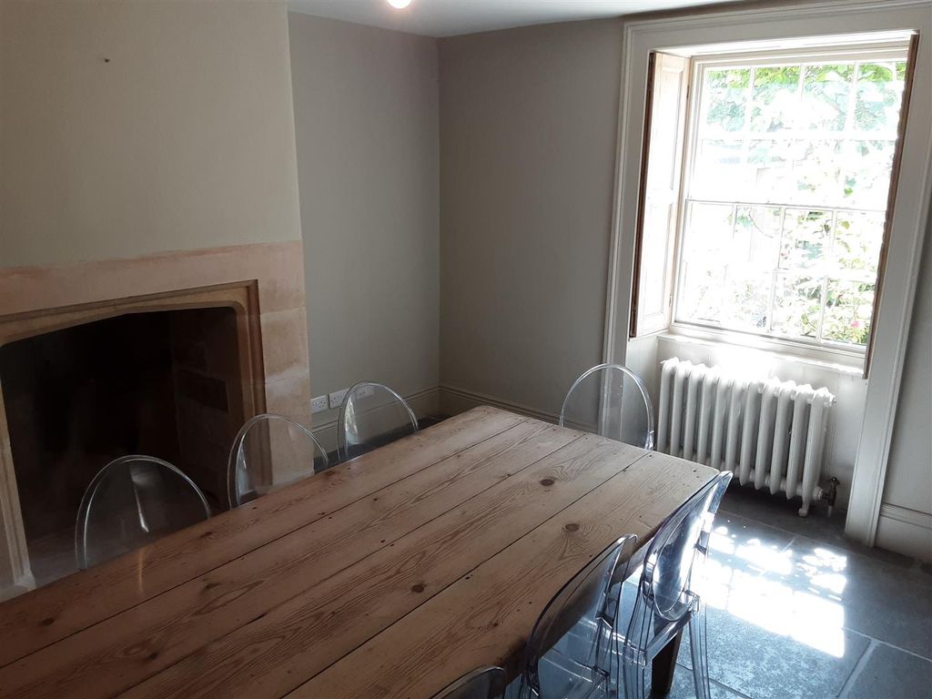 Property photo 3 of 11 Kitchen/ Dining Room