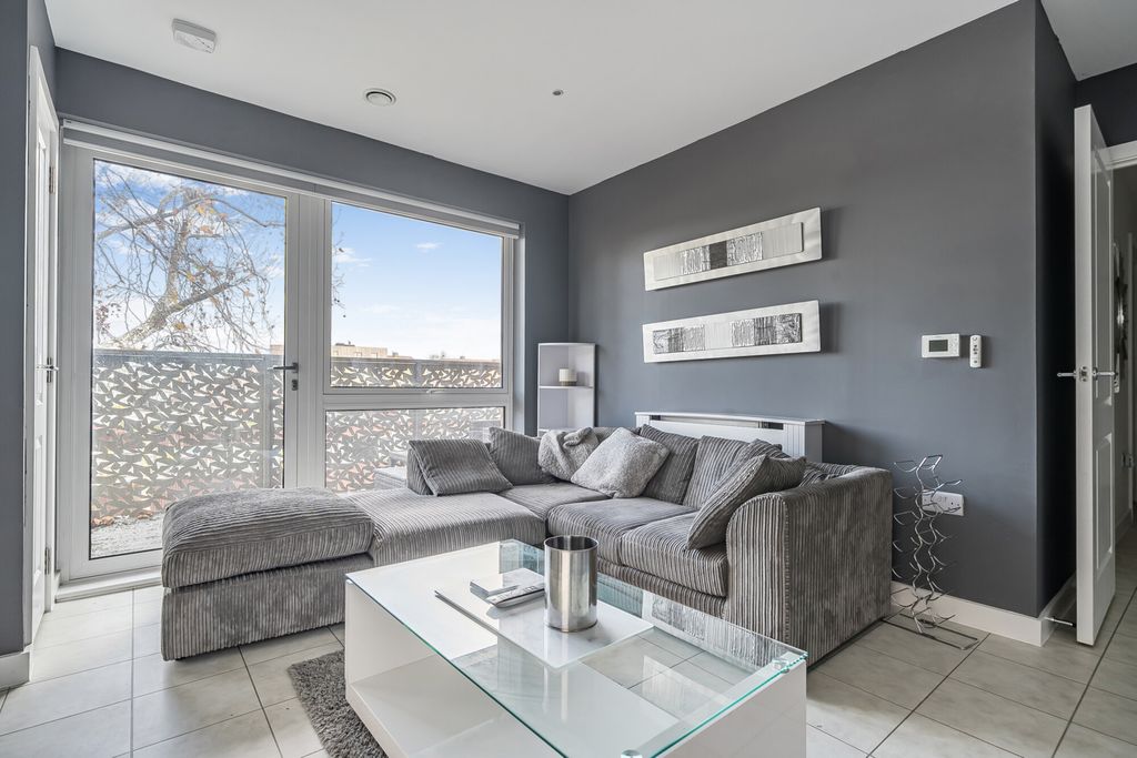 Property photo 2 of 15 1382036-7-691B3cd...