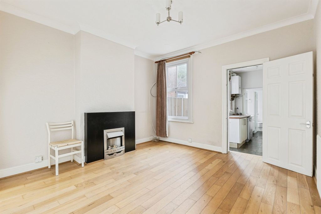 Property photo 3 of 16
