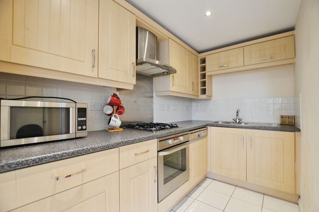 Property photo 3 of 6