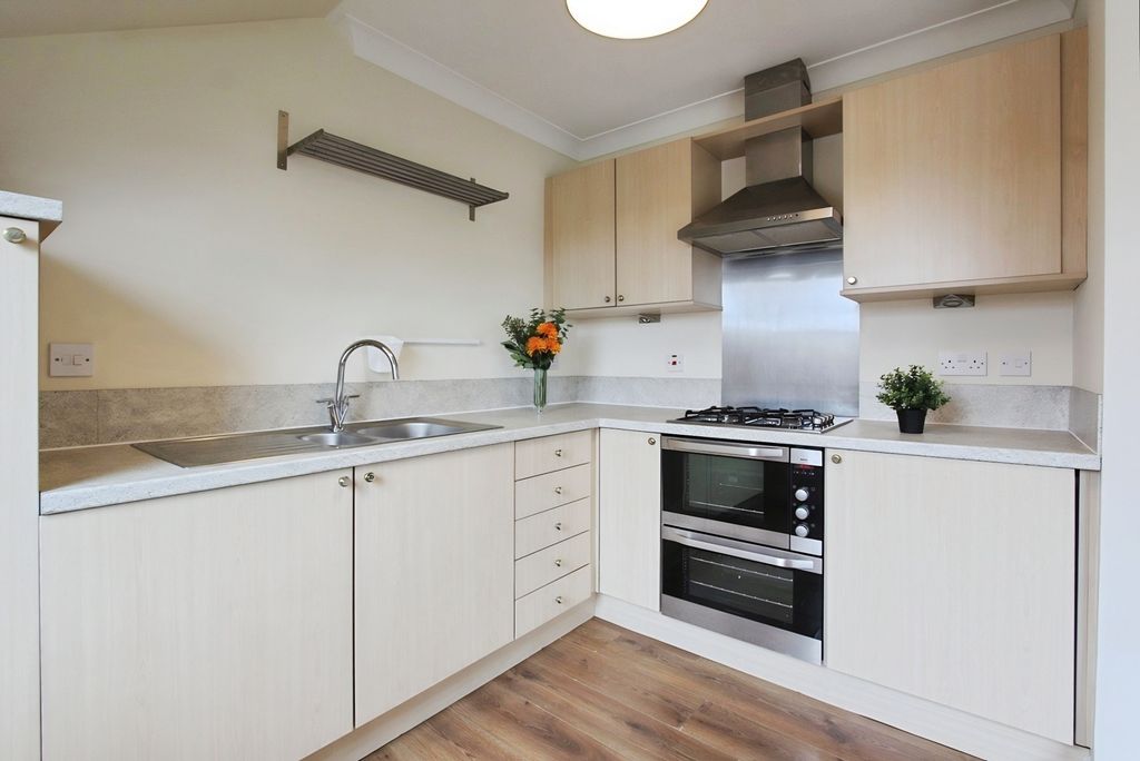 Property photo 2 of 9 Kitchen Area