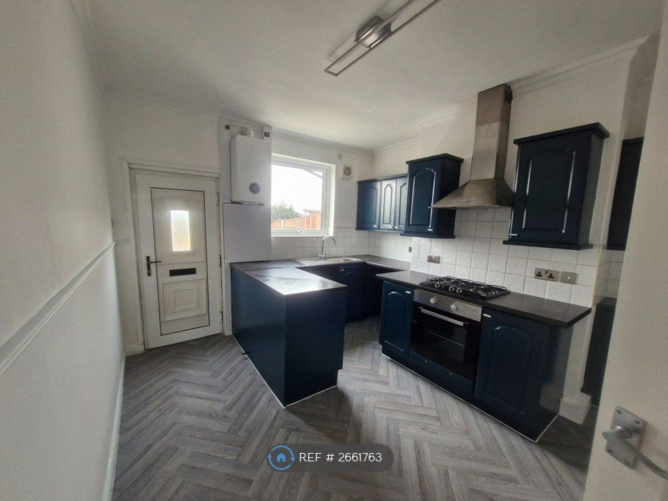 Property photo 1 of 11 Kitchen