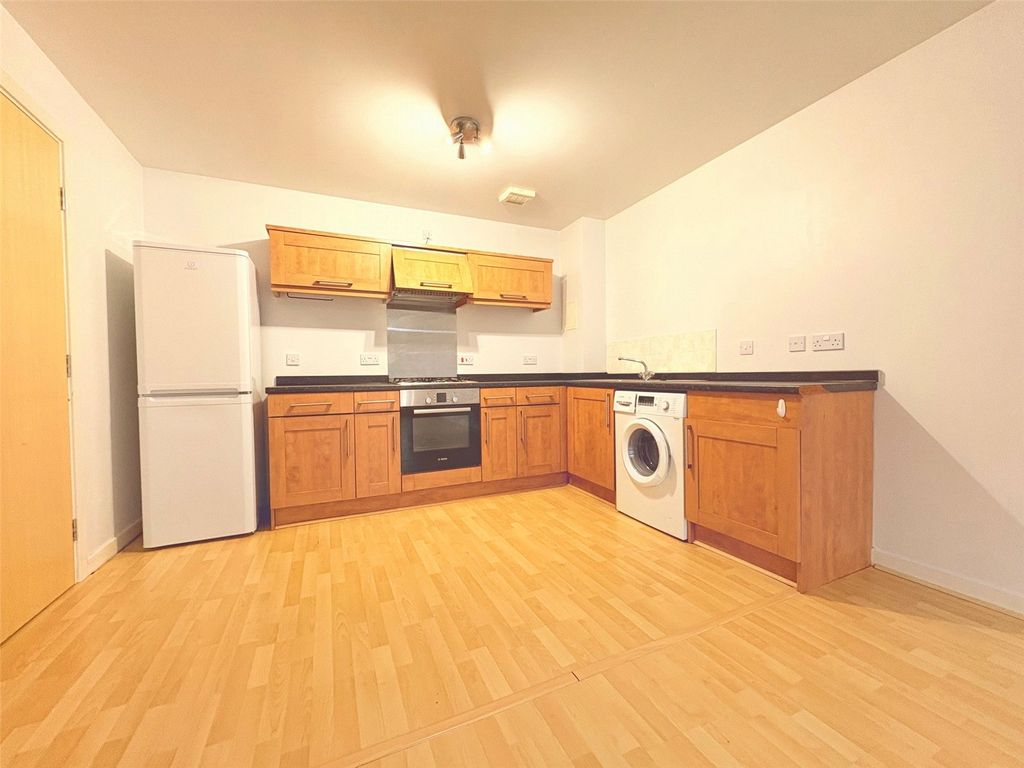 Property photo 3 of 17 Picture No. 10