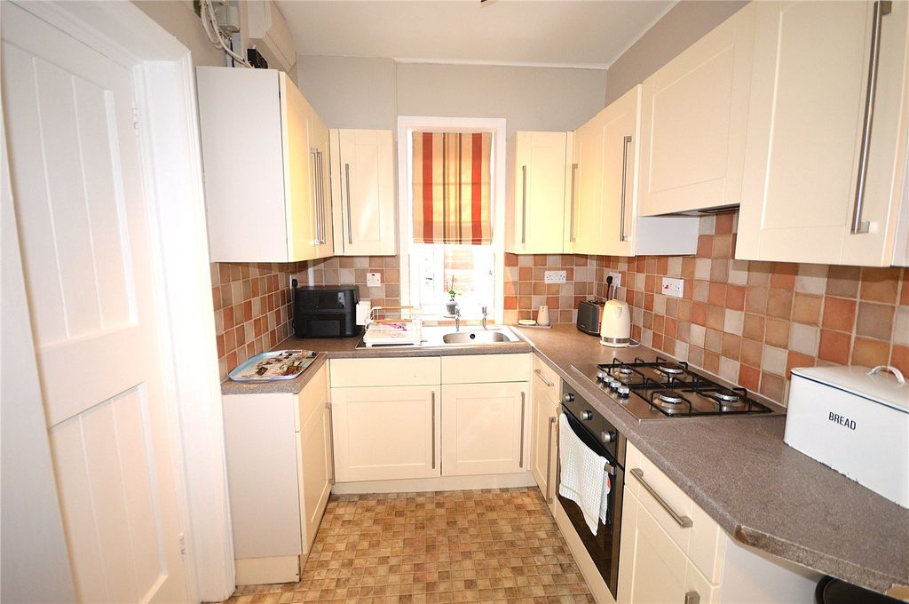 Property photo 2 of 21 Picture No. 15