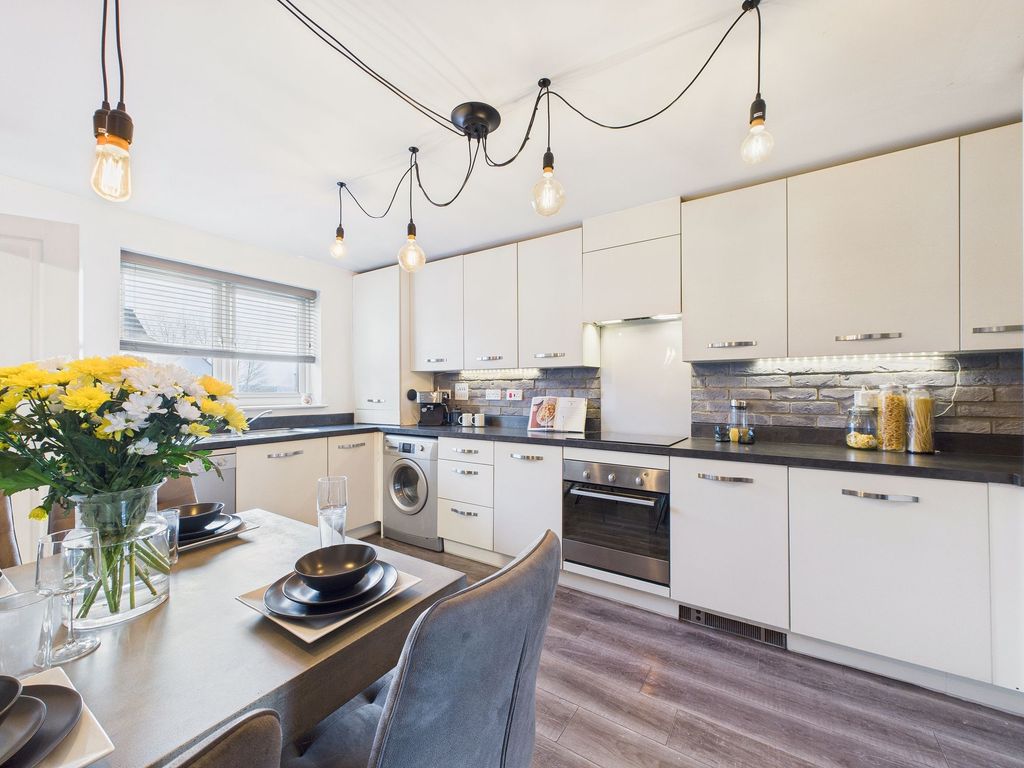 Property photo 1 of 12 Kitchen