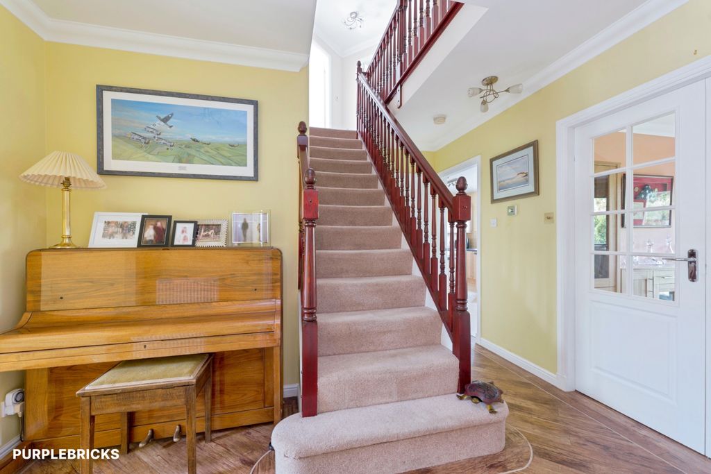 Property photo 3 of 24