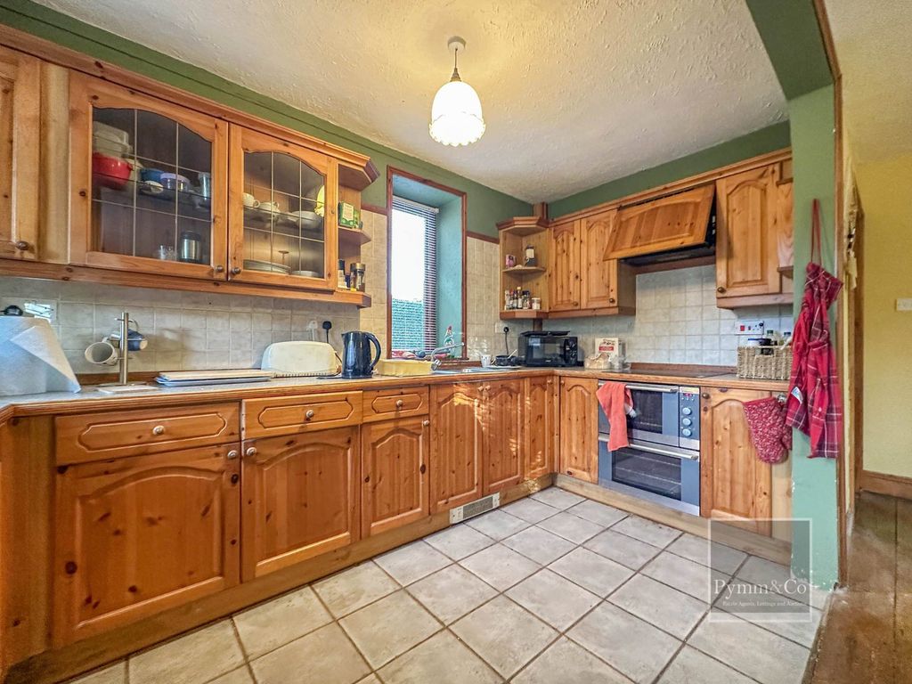 Property photo 3 of 31