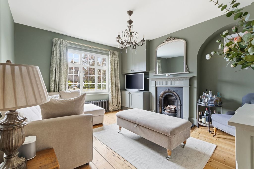 Property photo 2 of 18