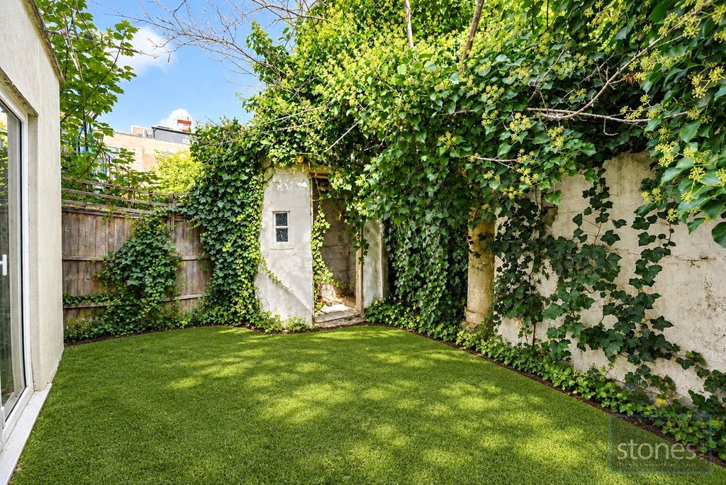 Property photo 2 of 16 Picture No. 15
