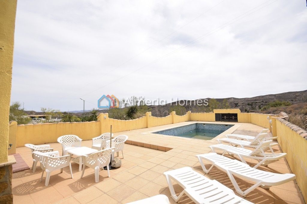 Property photo 2 of 20