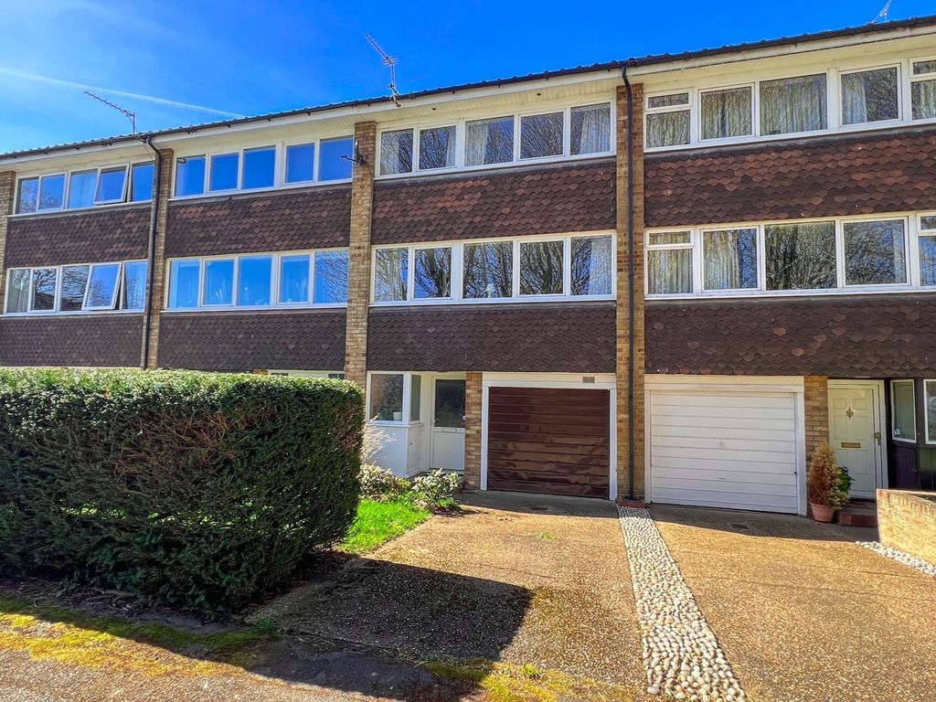Property photo 1 of 32