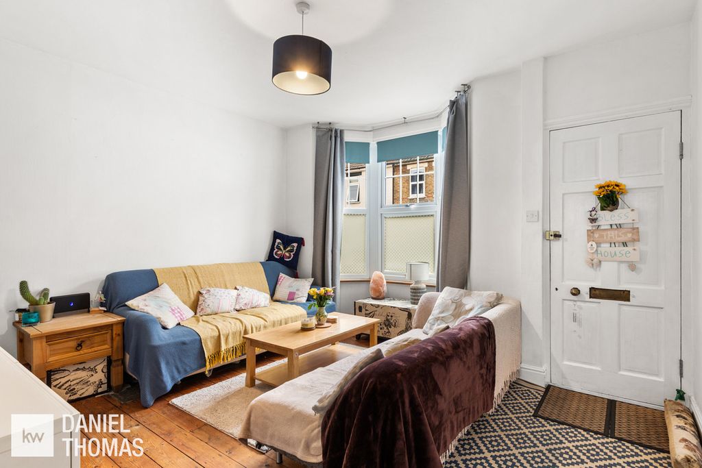 Property photo 2 of 22