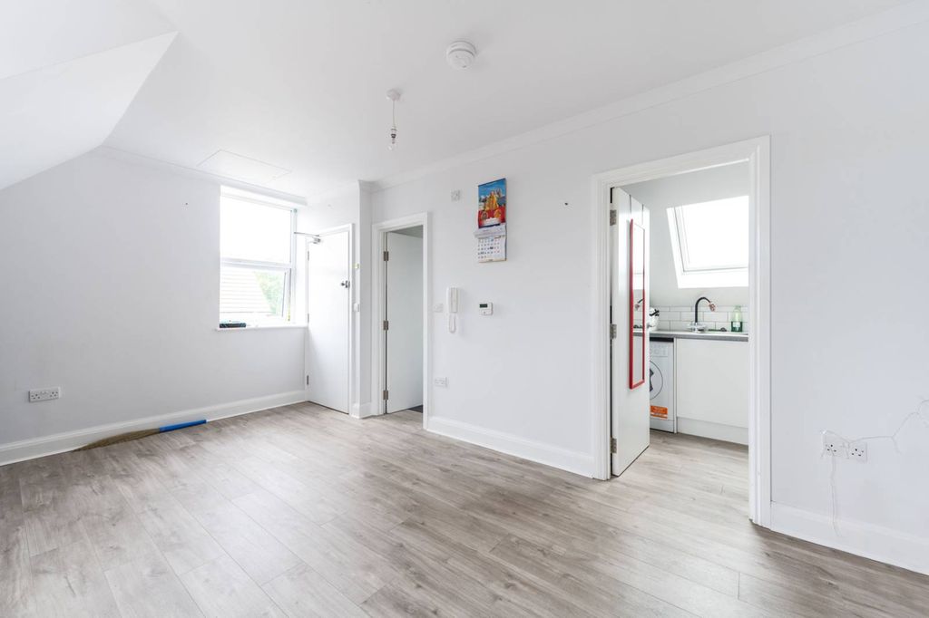 Property photo 1 of 4