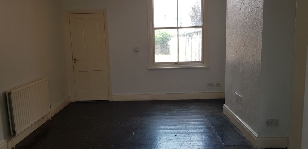 Property photo 3 of 9 Dining Area
