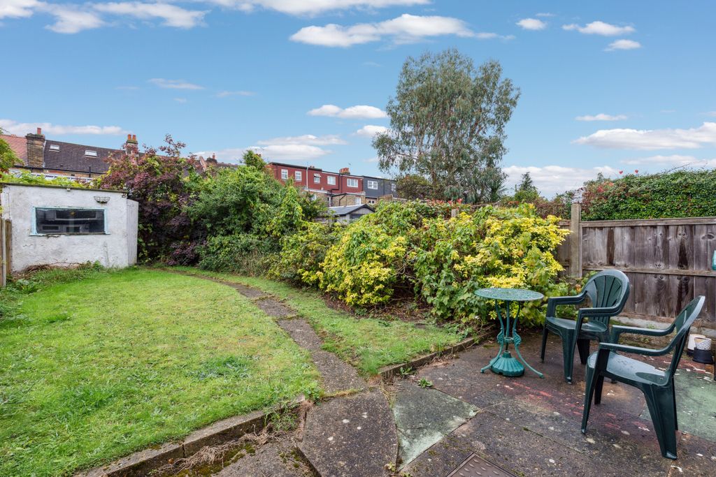 Property photo 2 of 11 Picture No. 13