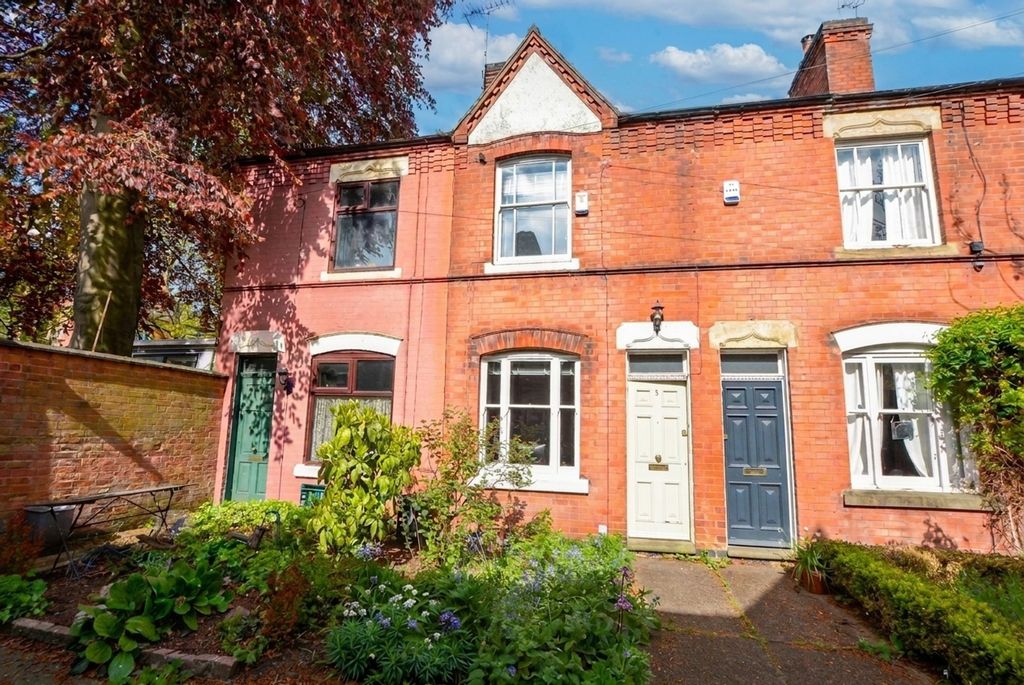 Property photo 1 of 17