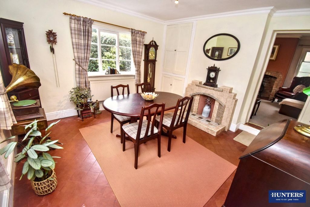 Property photo 3 of 17 Dining Room