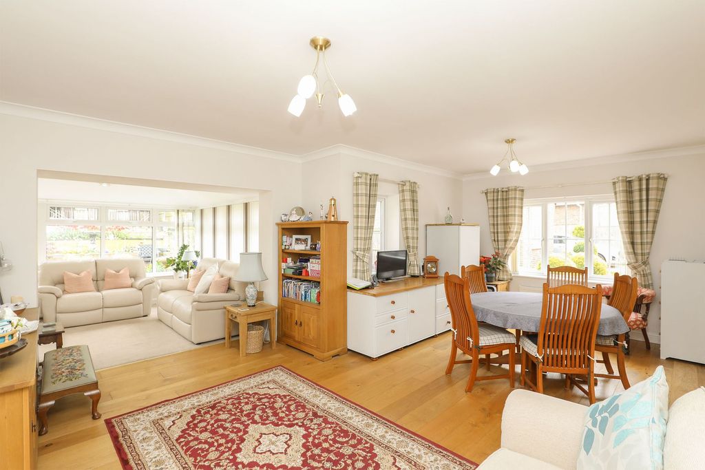 Property photo 2 of 30