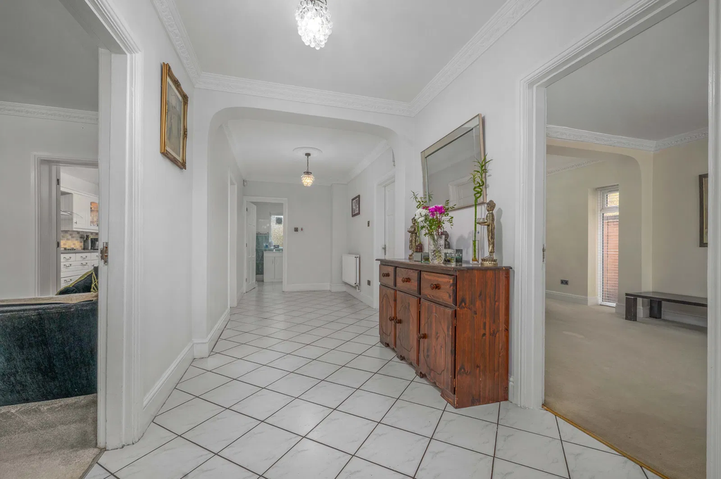 Property photo 2 of 26