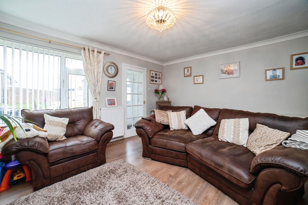 Property photo 2 of 20 Pbox-Img.Jpg