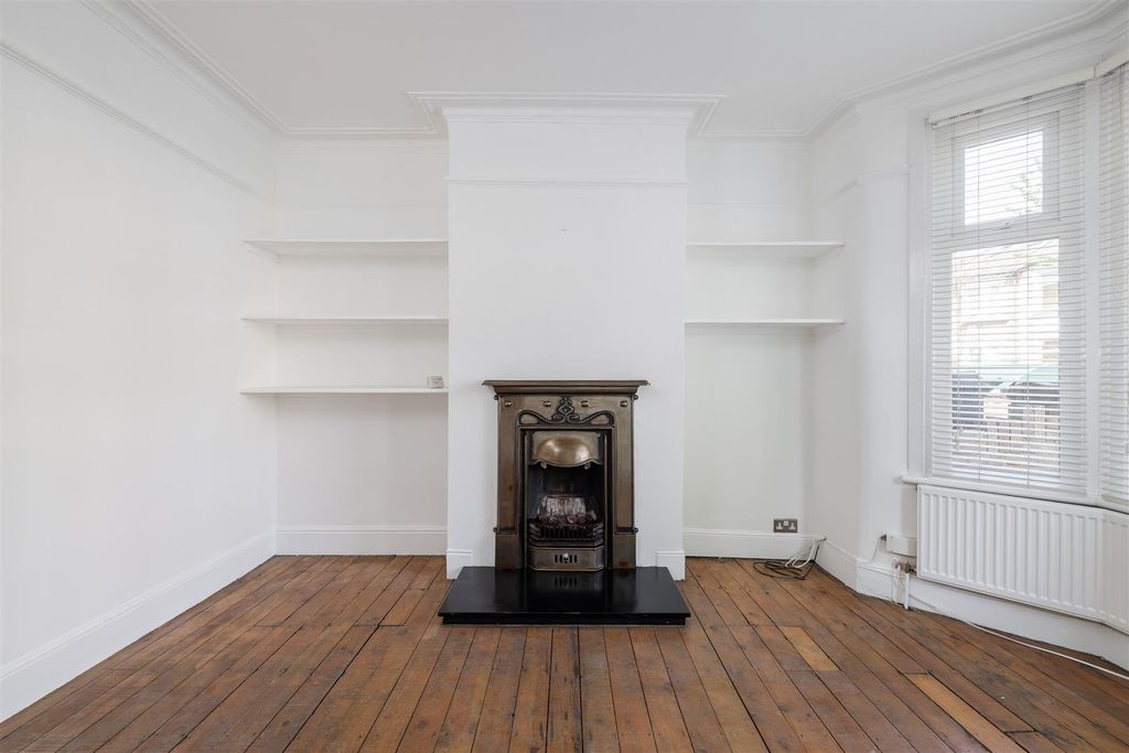 Property photo 2 of 22