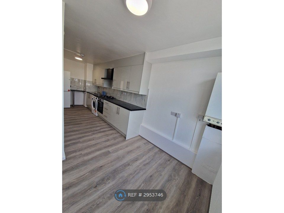 Property photo 3 of 21 Kitchen