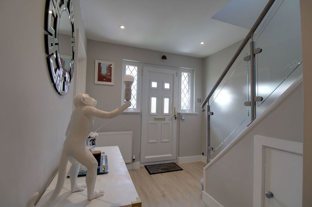 Property photo 3 of 18