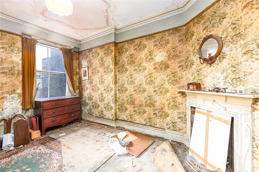 Property photo 3 of 9 Bedroom