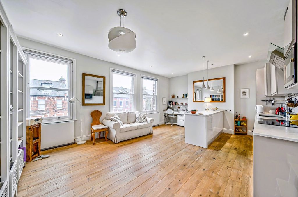 Property photo 3 of 20 Picture No. 07