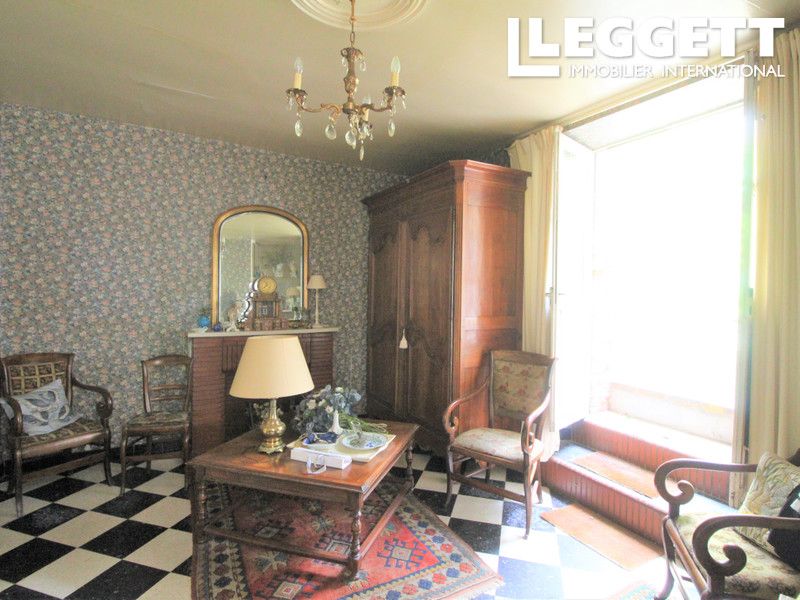 Property photo 3 of 10