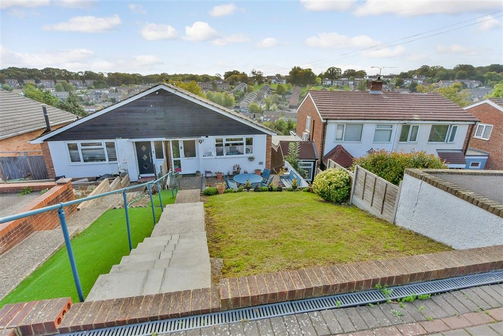 Property photo 3 of 11 External (Brochure)