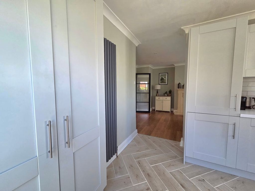 Property photo 2 of 35